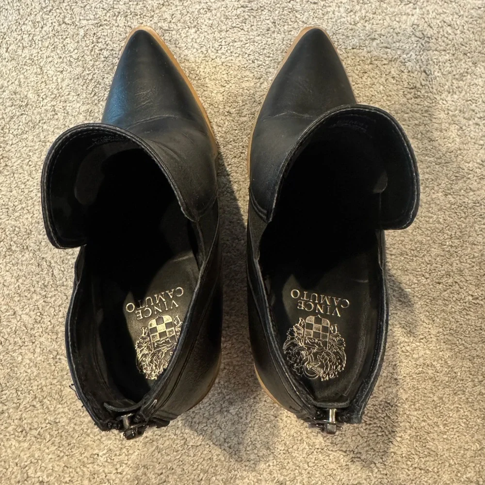Vince Camuto Black Leather Gradina Block Heel Bootie 9.5